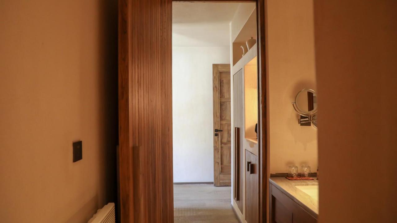 Deqen Sunyata Hotel. Deqin Meili מראה חיצוני תמונה
